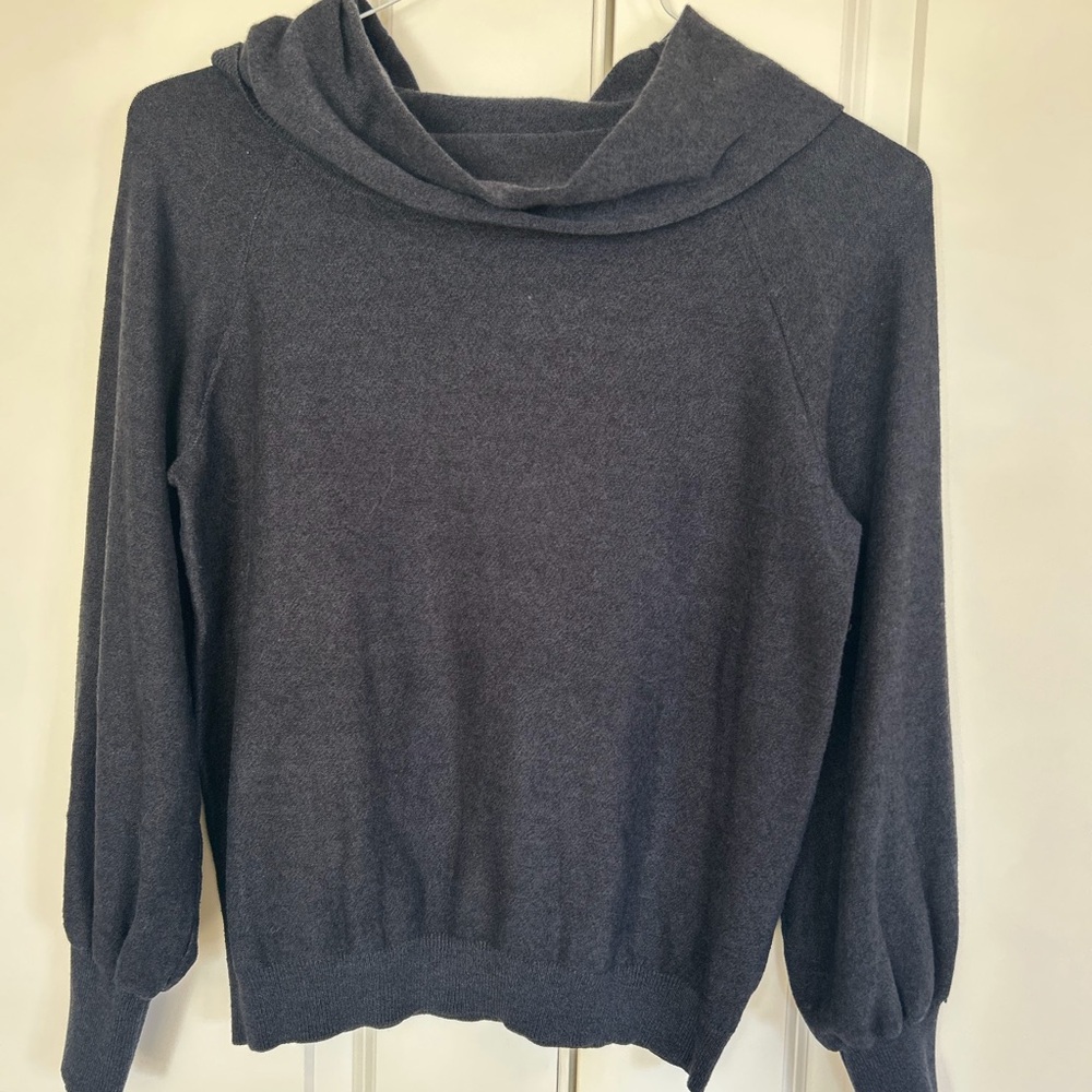 Mystree Sweater. EUC